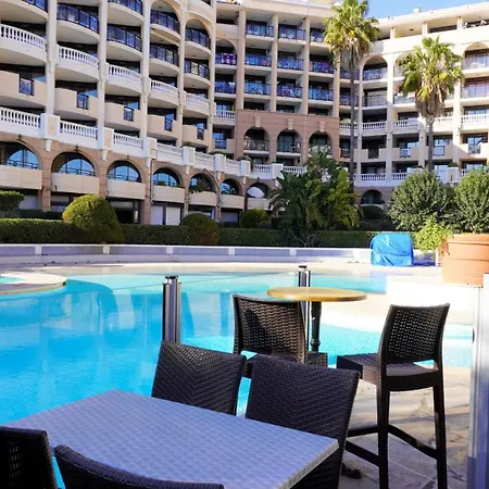 Apartment 556, Vue Et Piscine By Palmazur Cannes